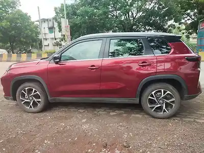 2023 टोयोटा अर्बन क्रूज़र हायराइडर V Hybrid [2023-2025] 1