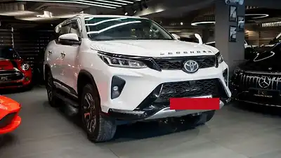 2024 टोयोटा फ़ॉर्च्यूनर 2.8 4x4 ऑटोमैटिक 1