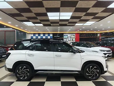 2025 Hyundai Alcazar Signature 1.5 Petrol DCT 7STR