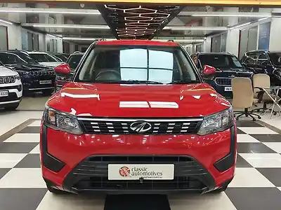 2022 महिंद्रा XUV300 W6 1.2 पेट्रोल एएमटी [2021] 1