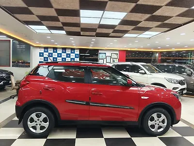 2022 Mahindra XUV300 W6 1.2 Petrol AMT