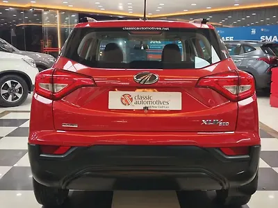 2022 Mahindra XUV300 W6 1.2 Petrol AMT