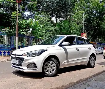 2018 हुंडई एलीट i20 स्पोर्टज़ 1.2 1 2018 हुंडई एलीट i20 स्पोर्टज़ 1.2 1