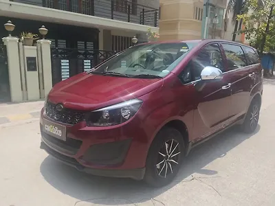2019 Mahindra Marazzo M2 8 STR