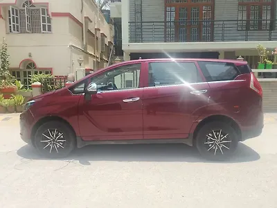 2019 Mahindra Marazzo M2 8 STR