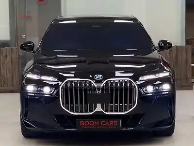 2023 बीएमडब्ल्यू 7-सीरीज 740i M स्पोर्ट 1