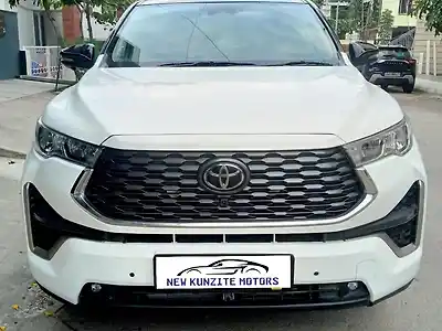2025 टोयोटा इनोवा हायक्रॉस ZX (O) Hybrid (Electric + Petrol) Automatic (e-CVT) 7 STR 1