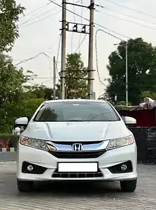 2015 होंडा सिटी VX सीवीटी पेट्रोल 1 2015 होंडा सिटी VX सीवीटी पेट्रोल 1