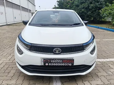 2023 Tata Altroz XZ Petrol 1