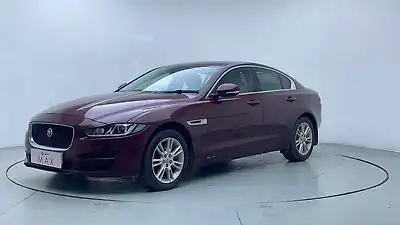 2016 Jaguar XE Prestige 1