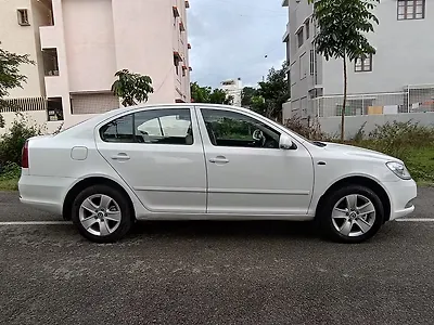 2013 Skoda Laura Ambition 2.0 TDI CR AT