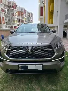 2023 Toyota Innova Hycross ZX (O) Hybrid (Electric + Petrol) Automatic (e-CVT) 7 STR 1
