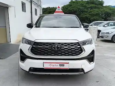 2024 टोयोटा इनोवा हायक्रॉस ZX (O) Hybrid (Electric + Petrol) Automatic (e-CVT) 7 STR 1