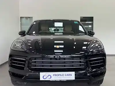2023 पोर्शे काइएन बेस 1