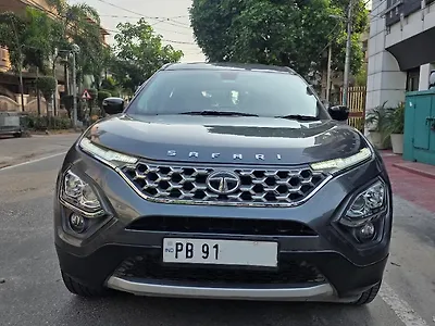 2022 Tata Safari XZA Plus 1