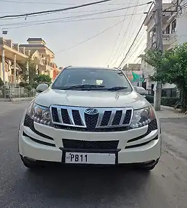 2014 महिंद्रा XUV500 w6 1