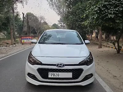 2016 Hyundai Elite i20 Sportz 1.4 CRDI [2016-2017] 1