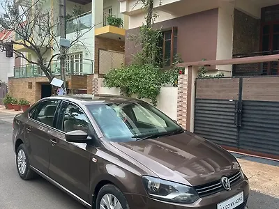 2015 Volkswagen Vento Highline 1.2 (P) AT