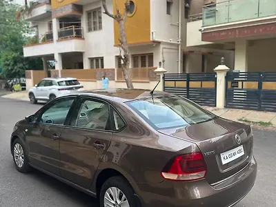 2015 Volkswagen Vento Highline 1.2 (P) AT