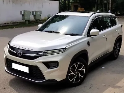 2025 Toyota Urban Cruiser Hyryder V AT NeoDrive [2023-2025] 1