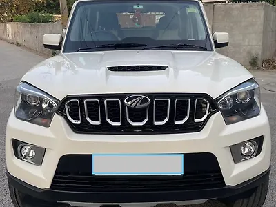 2018 Mahindra Scorpio S7 120 2WD 8 STR 1