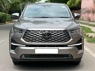 2025 Toyota Innova Hycross ZX (O) Hybrid (Electric + Petrol) Automatic (e-CVT) 7 STR Limited Edition 1