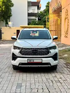 2024 टोयोटा इनोवा हायक्रॉस ZX (O) Hybrid (Electric + Petrol) Automatic (e-CVT) 7 STR 1