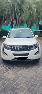 2016 महिंद्रा XUV500 w10 1