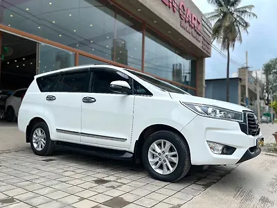 2023 Toyota Innova Crysta G 2.4 7 STR