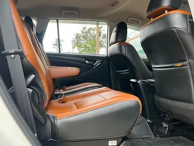 2023 Toyota Innova Crysta G 2.4 7 STR