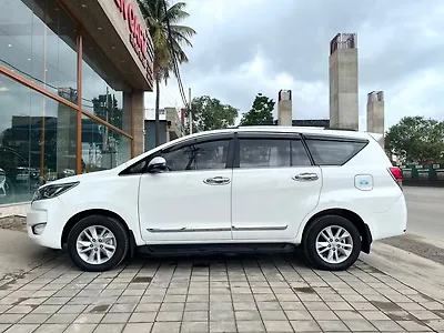 2023 Toyota Innova Crysta G 2.4 7 STR