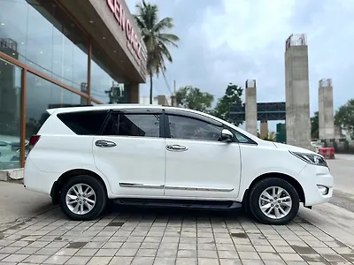 2023 Toyota Innova Crysta G 2.4 7 STR