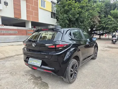 2022 Tata Altroz XZA Plus Petrol Dark Edtion