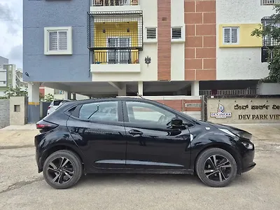 2022 Tata Altroz XZA Plus Petrol Dark Edtion