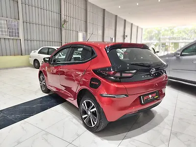 2023 Tata Altroz XZ Petrol