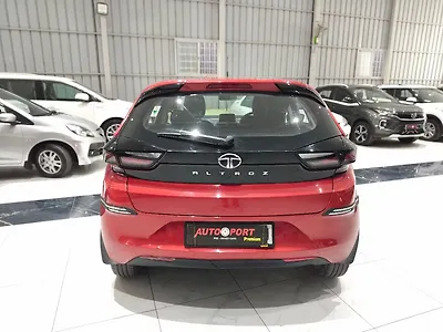 2023 Tata Altroz XZ Petrol