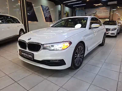2018 BMW 5-Series 530i Sport Line 1