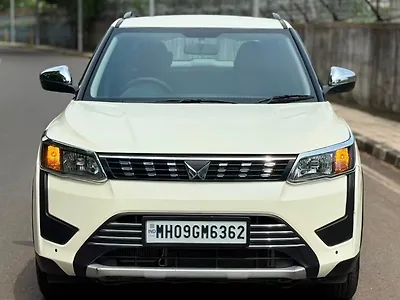 2024 Mahindra XUV300 W6 1.2 Petrol 1