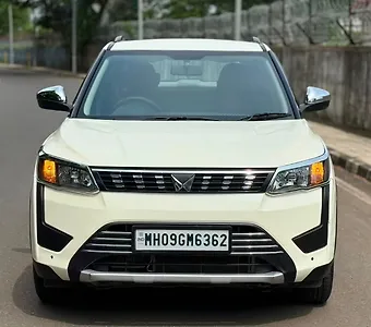 2024 Mahindra XUV300 W6 1.2 Petrol 1 2024 Mahindra XUV300 W6 1.2 Petrol 1