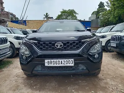2022 Tata Safari XZ Plus 6 S Dark Edition 1