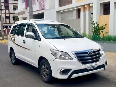 2005 Toyota Innova 2.5 G4 8 STR 1