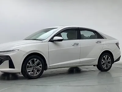 2023 Hyundai Verna SX (O) Petrol 1.5L Manual 1