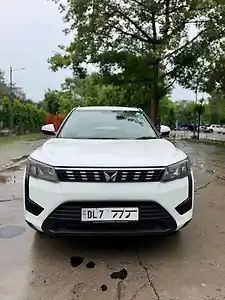 2024 महिंद्रा XUV300 w6 1.2 पेट्रोल 1 2024 महिंद्रा XUV300 w6 1.2 पेट्रोल 1