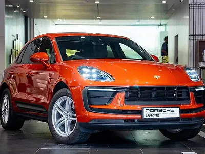 2024 Porsche Macan Base 1