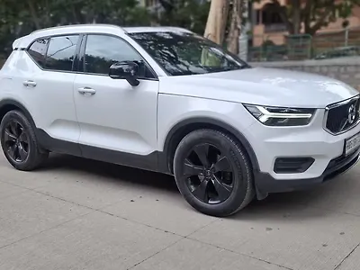 2019 Volvo XC40 D4 R-Design