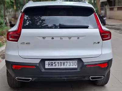 2019 Volvo XC40 D4 R-Design