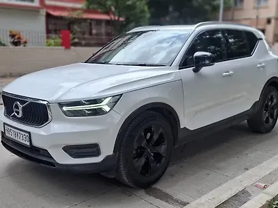 2019 Volvo XC40 D4 R-Design