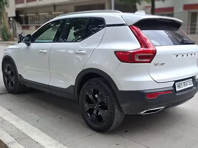 2019 Volvo XC40 D4 R-Design