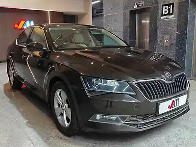 2018 स्कोडा सुपर्ब स्टाइल टीएसआई एटी 1 2018 स्कोडा सुपर्ब स्टाइल टीएसआई एटी 1