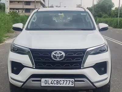 2023 Toyota Fortuner 4x2 2WD Diesel 2.8L Turbo Automatic 1 2023 Toyota Fortuner 4x2 2WD Diesel 2.8L Turbo Automatic 1